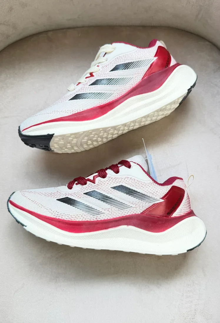 Tênis adidas