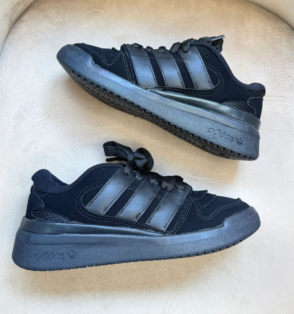 Tênis adidas