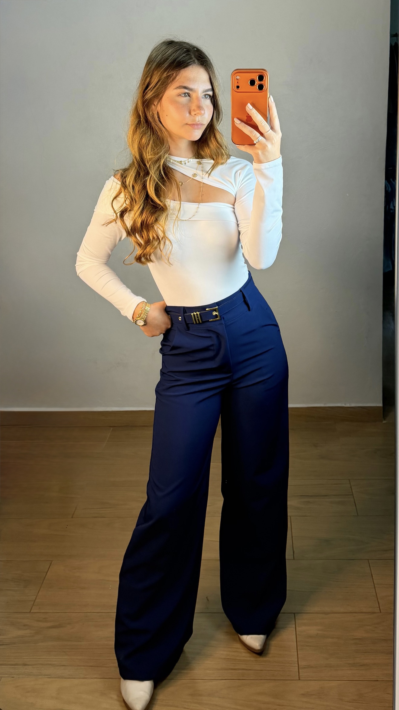 Calça alfaiataria com cinto