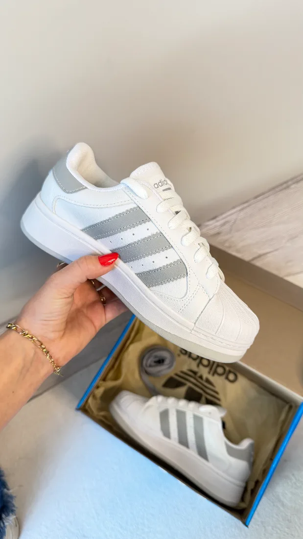 Tênis Addidas