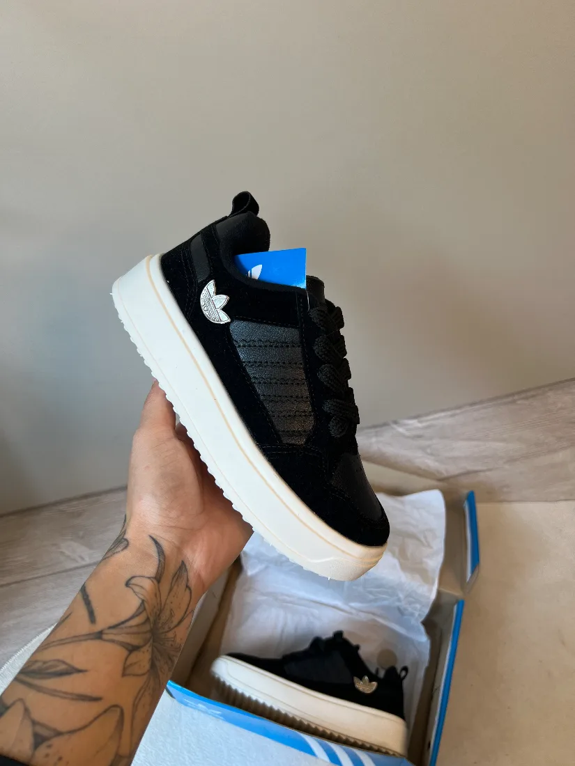 Tênis Addidas