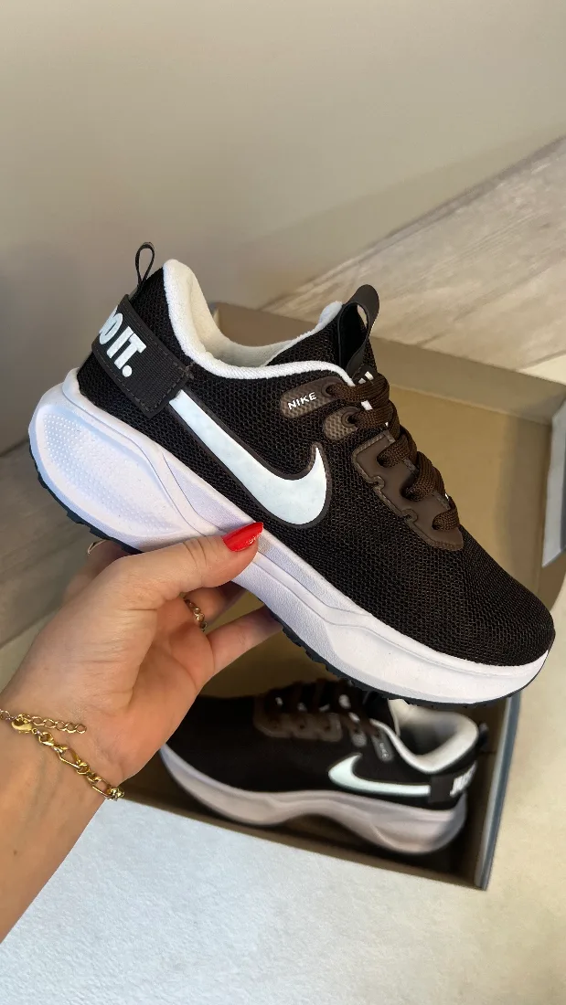 Tênis Nike
