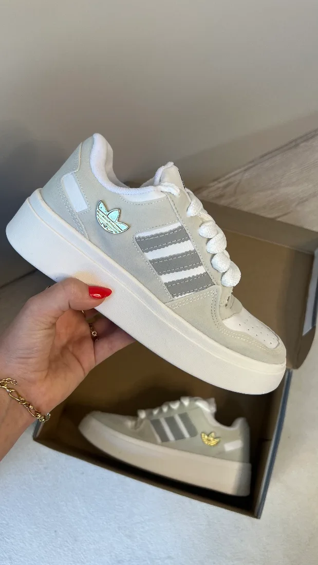Tênis Addidas