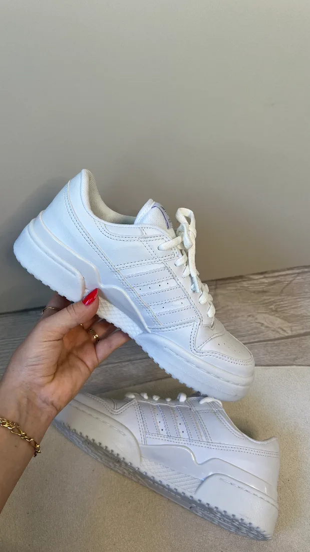 Tênis Addidas
